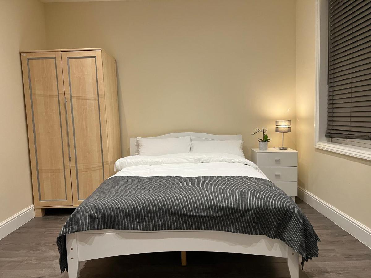 Beautiful Rooms Only Few Steps Away From Bruce Grove Tottenham Stadium Londres Exterior foto